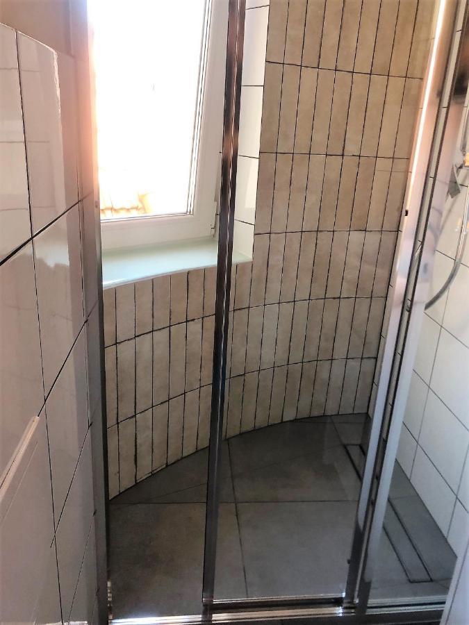 Sentymenty - Apartamenty W Kamienicy Na Mickiewicza Torun Bagian luar foto